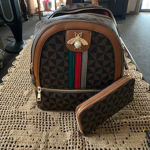 Backpack, comes with it’s wallet